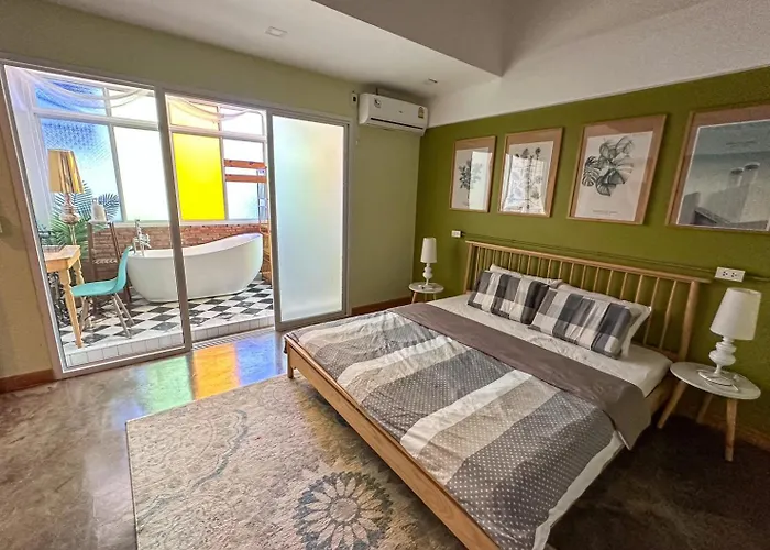 T-house Bkk - Max15 People With Private Swimming Pool Ferienhaus Bangkok